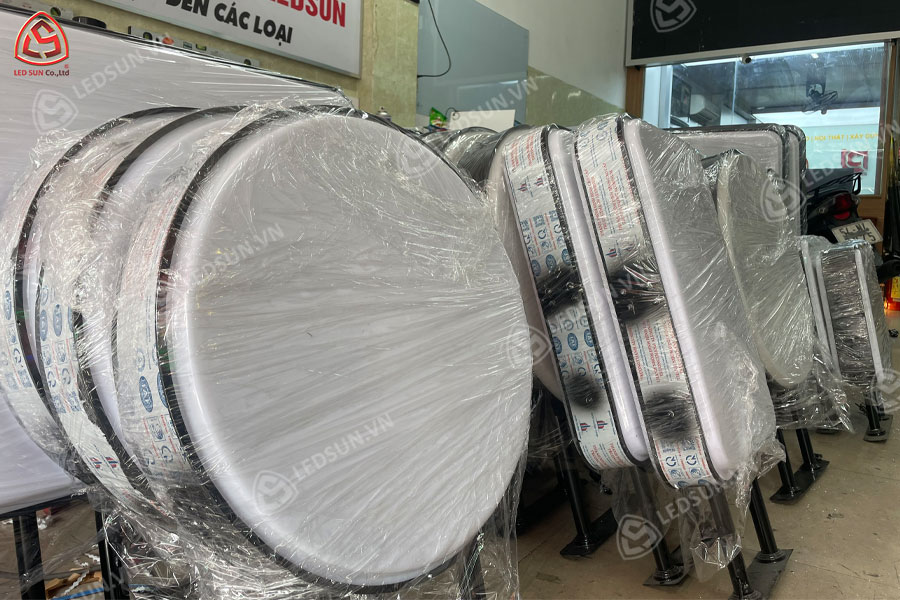 Xưởng sản xuất hộp đèn hút nổi Led Sun