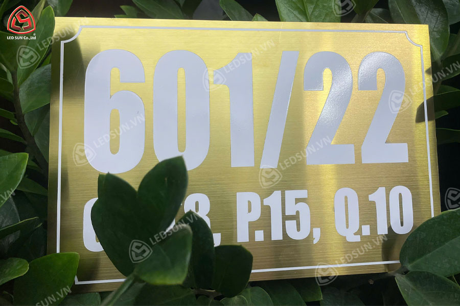 bảng số nhà inox vàng xước