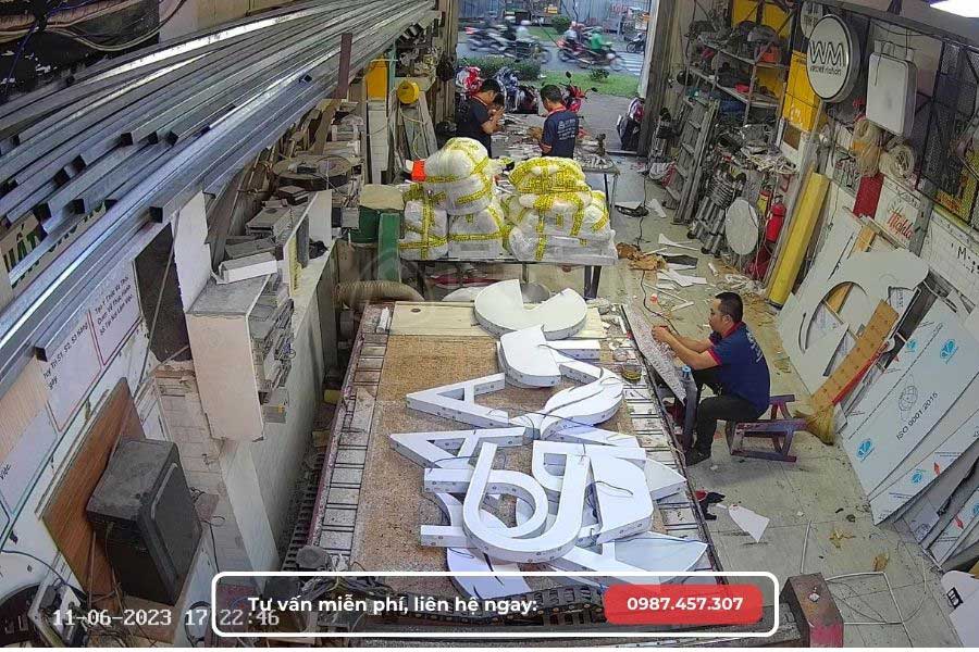 gia công chữ inox quận 3