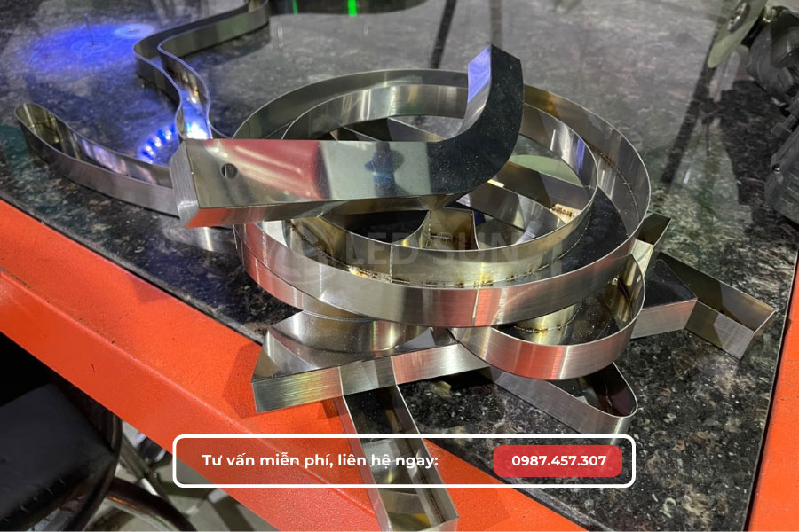 gia công chữ inox tại phú quốc
