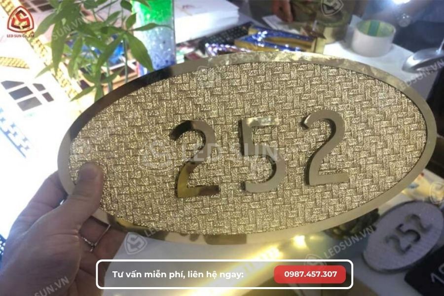 làm bảng số nhà inox chữ nổi