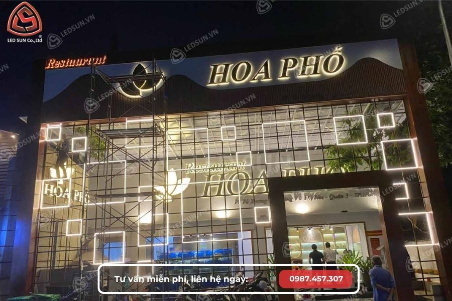 Bảng hiệu nhà hàng