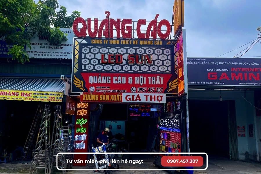 làm hộp đèn poly