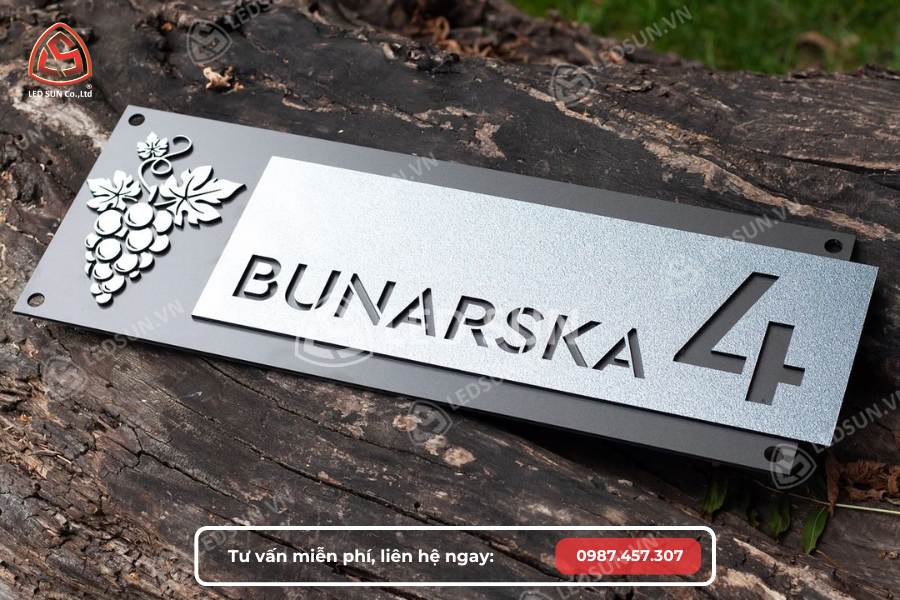 Yếu tố ảnh hưởng đến giá làm biển số nhà