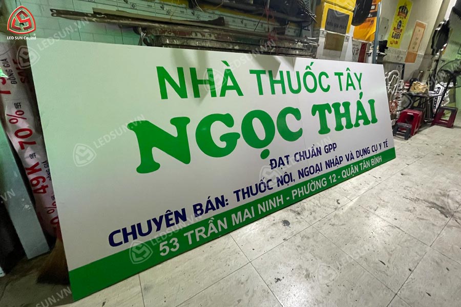 bảng hiệu nhà thuốc