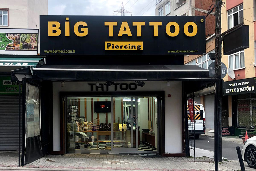 bảng hiệu tattoo