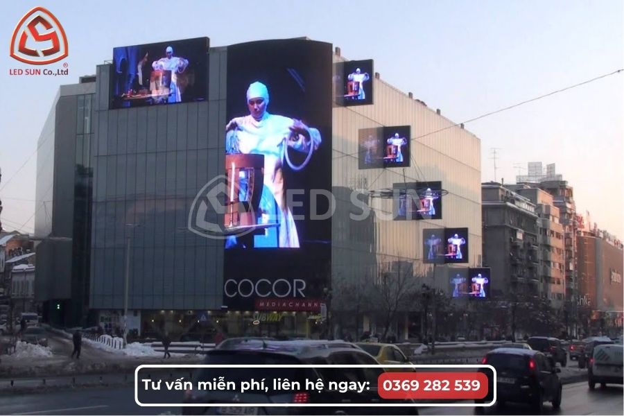Màn hình LED P5 ngoài trời lắp billboard giao thông diện tích lớn hiển thị rõ ban ngày
