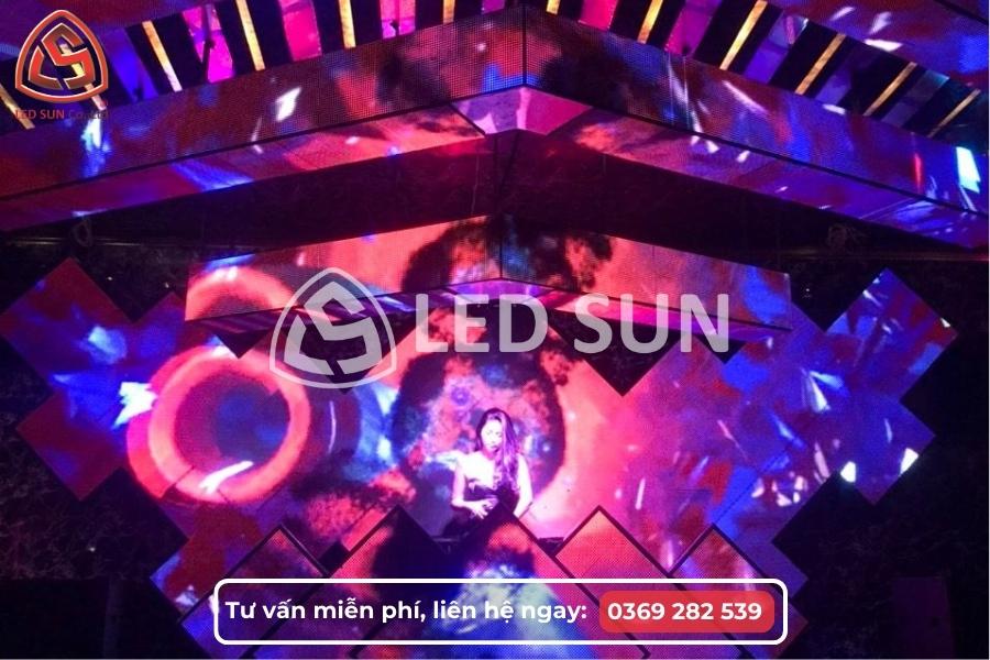 Ứng dụng màn hình LED P2.5 trong nhà cho không gian quán bar