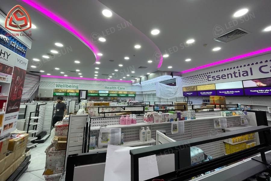 Sản phẩm trưng bày trên kệ gian hàng Medicare.